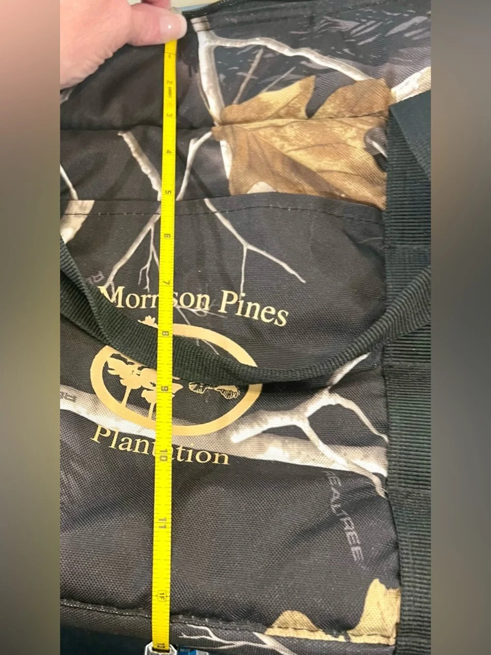 RealTree Camo Thermal Cooler Bag.  Canvas material on the outside.  Zips. NWOT.